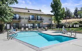 Best Western Plus Oaks Hotel&conference Center  3*